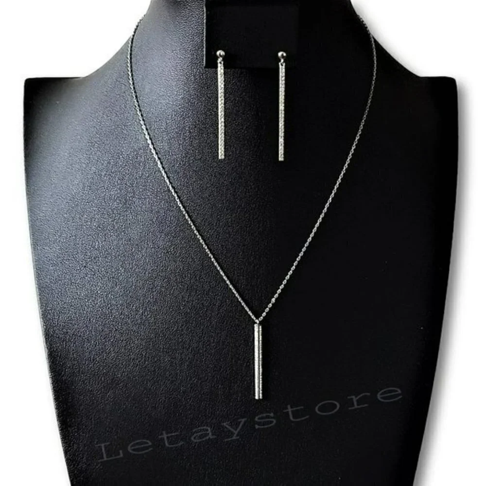 NWT Gorgeous Adornia Swarovski Crystal Sterling Silver Drop Necklace